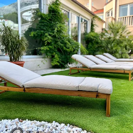 アパート Romana I オミシュ