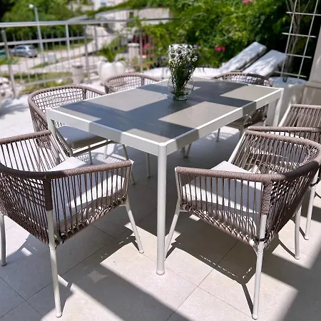 Romana I Appartamento Omiš