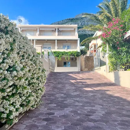 Romana I アパート