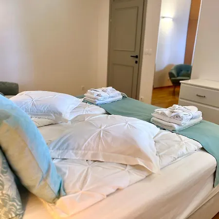 Romana I アパート