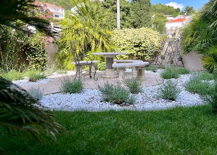 Romana I * أوميس